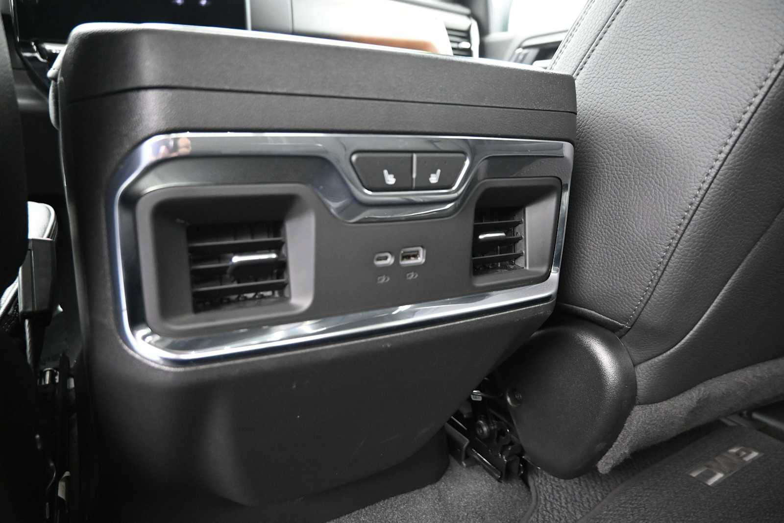 Used 2025 GMC Sierra 1500 Denali w/ Denali Reserve Package AWD/4WD image 15