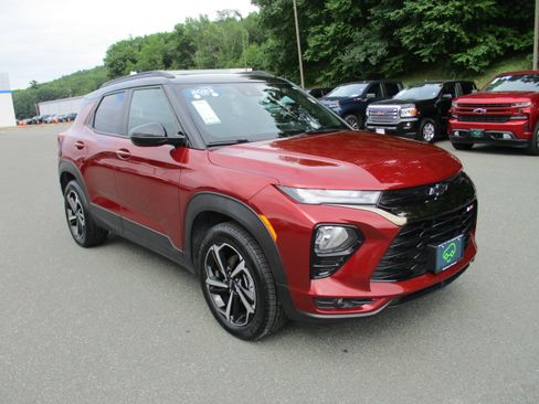 Certified 2023 Chevrolet TrailBlazer RS w/ Sun and Liftgate Package AWD/4WD image 3