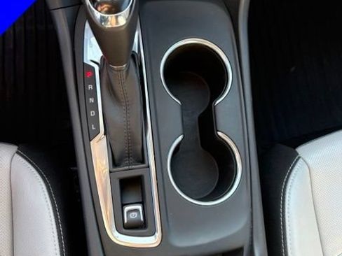 Used 2018 Chevrolet Equinox Premier FWD image 24