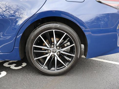 Used 2023 Toyota Camry SE image 9