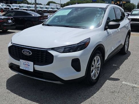 Used 2023 Ford Escape Active w/ Tech Pack #1 FWD image 3