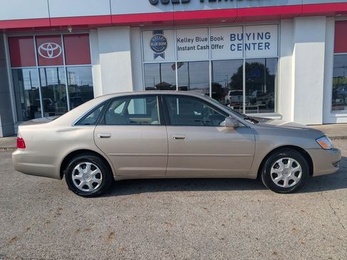 Used 2004 Toyota Avalon XL w/ Option Pkg 1 FWD image 9