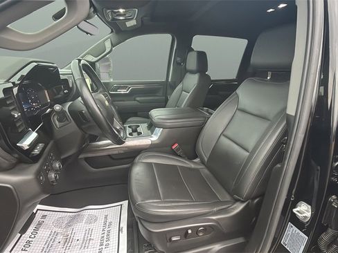 Used 2024 Chevrolet Silverado 2500 LTZ w/ LTZ Premium Package image 9