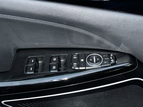 Used 2019 Kia Cadenza Technology image 20