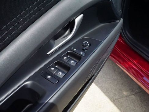 New 2025 Hyundai Elantra Blue image 16