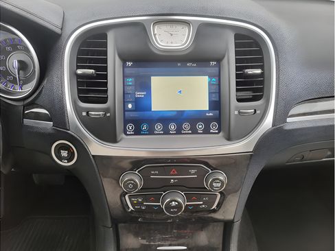 Used 2017 Chrysler 300 C AWD/4WD image 14