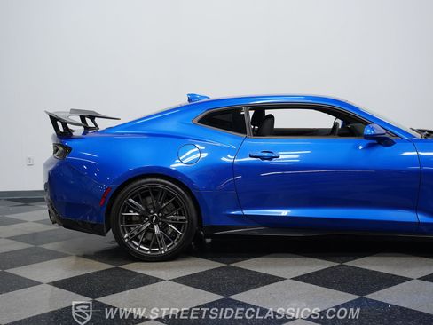 Used 2018 Chevrolet Camaro ZL1 RWD image 29