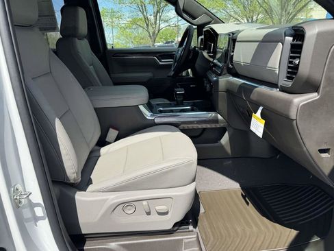 New 2026 Chevrolet Silverado 1500 LTZ w/ LTZ Premium Package AWD/4WD image 13