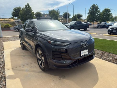 Used 2025 Audi Q6 e-tron Premium Plus image 3