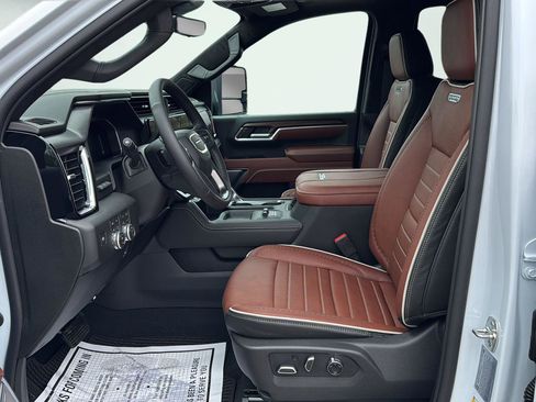 New 2026 GMC Sierra 3500 Denali Ultimate AWD/4WD image 9