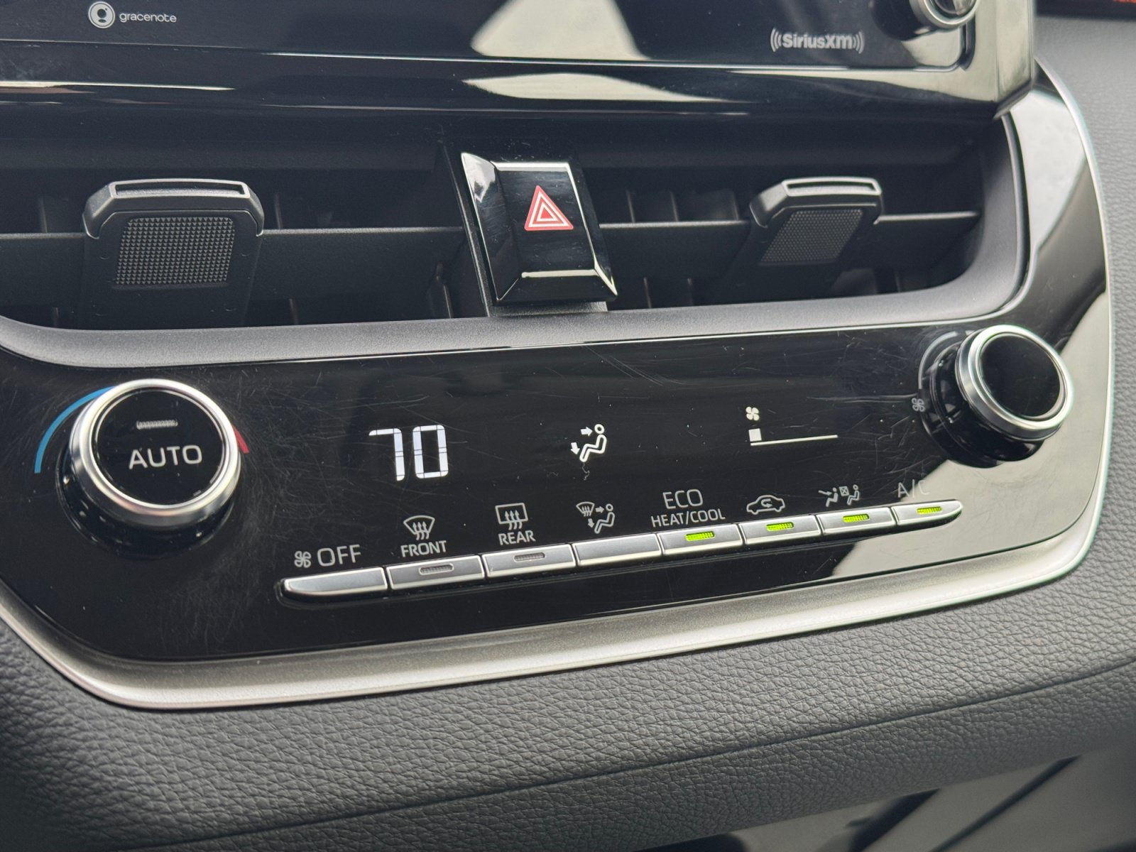 Used 2022 Toyota Corolla LE FWD image 18