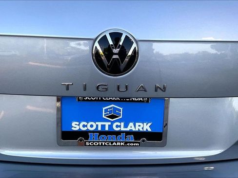 Used 2024 Volkswagen Tiguan SE FWD image 23