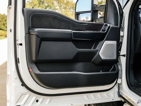 Used 2026 Ford F450 Platinum w/ FX4 Off-Road Package image 95