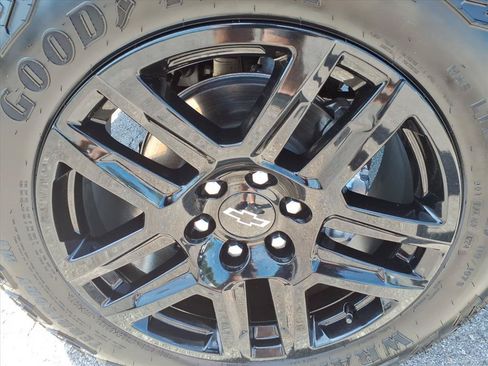 Used 2024 Chevrolet Silverado 1500 Custom Trail Boss AWD/4WD image 11
