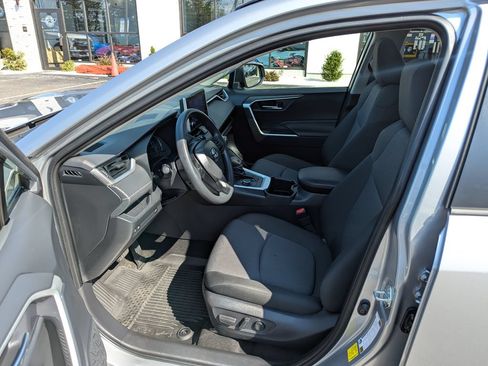 Used 2025 Toyota RAV4 XLE w/ Convenience Package AWD/4WD image 12