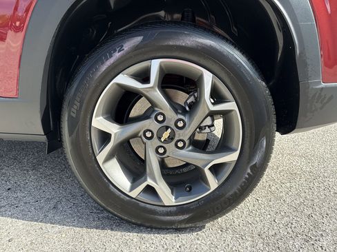 Used 2025 Chevrolet Trax LT image 18