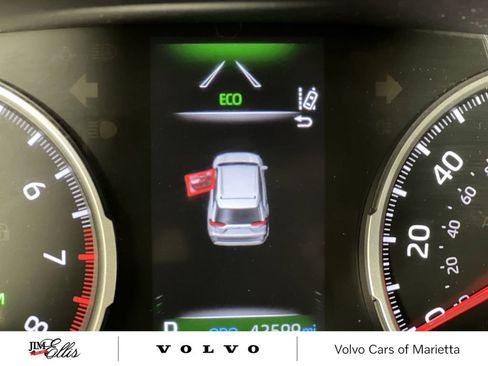 Used 2021 Toyota RAV4 XLE Premium image 11