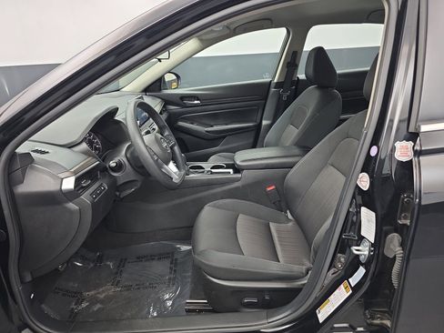 Used 2024 Nissan Altima 2.5 SV image 18