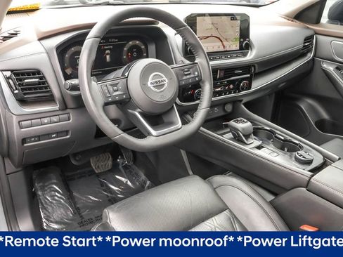 Used 2021 Nissan Rogue Platinum image 5