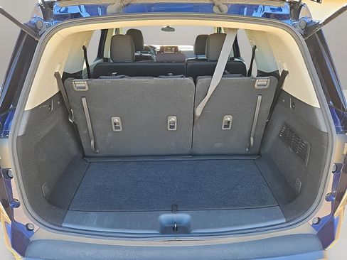 Used 2024 Nissan Pathfinder SV image 14