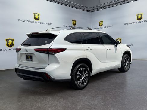 Used 2021 Toyota Highlander XLE FWD image 5