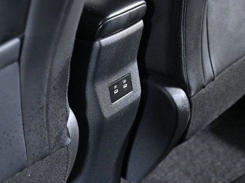 Used 2025 Nissan Kicks SR image 27