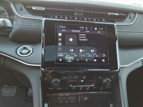 New 2025 Jeep Grand Cherokee Laredo X image 16