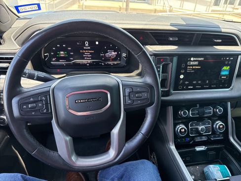 Used 2022 GMC Yukon XL Denali AWD/4WD image 22