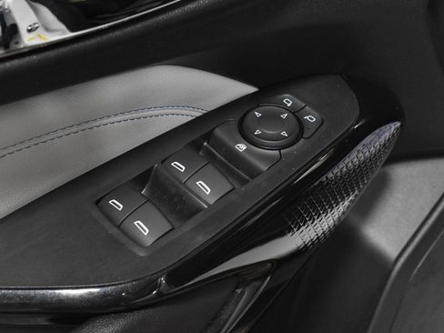 Used 2025 Chevrolet Trax LT FWD image 10