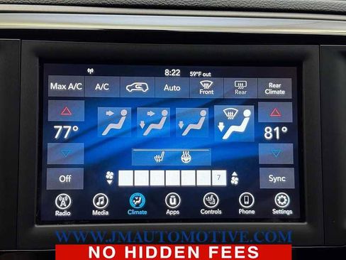 Used 2020 Chrysler Pacifica Touring-L FWD image 25