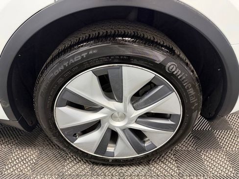 Used 2022 Tesla Model Y Long Range AWD/4WD image 20