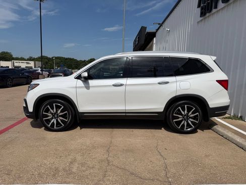 Used 2022 Honda Pilot Touring image 3