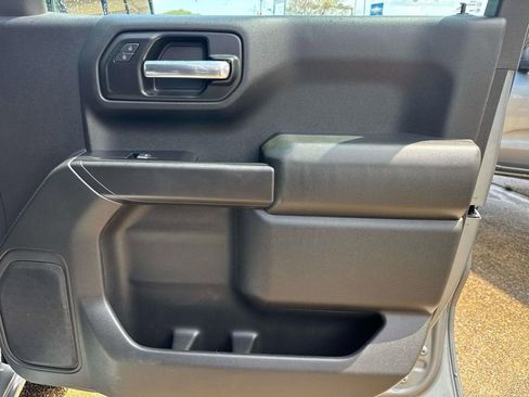 Used 2019 Chevrolet Silverado 1500 Custom w/ Custom Value Package RWD image 15