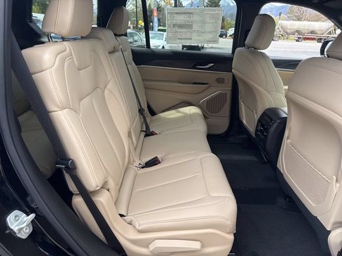 Used 2026 Jeep Grand Cherokee L Limited w/ Limited Altitude Package AWD/4WD image 12