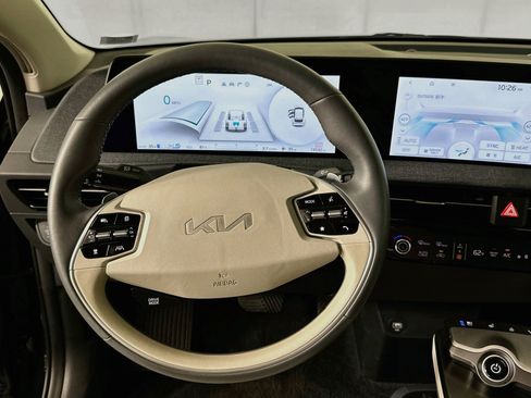 Used 2024 Kia EV6 Wind w/ Wind Technology Package AWD/4WD image 18