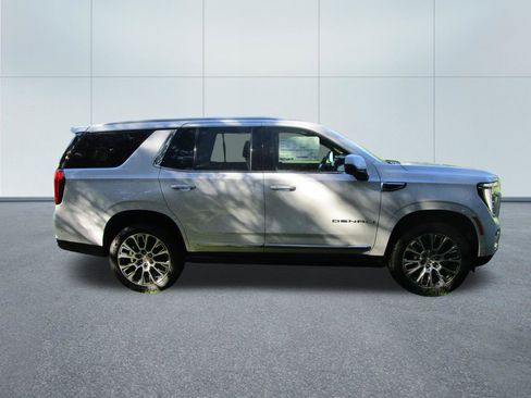 New 2026 GMC Yukon Denali w/ Denali Reserve Package RWD image 7