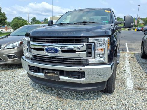 Used 2018 Ford F250 XLT w/ Snow Plow Prep Package AWD/4WD image 4