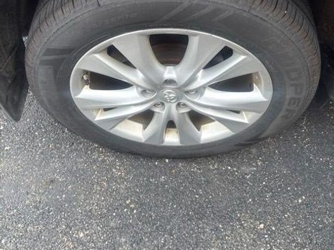 Used 2014 Toyota RAV4 Limited w/ Technology Package FWD image 21