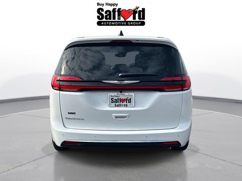 New 2026 Chrysler Pacifica Select FWD image 6