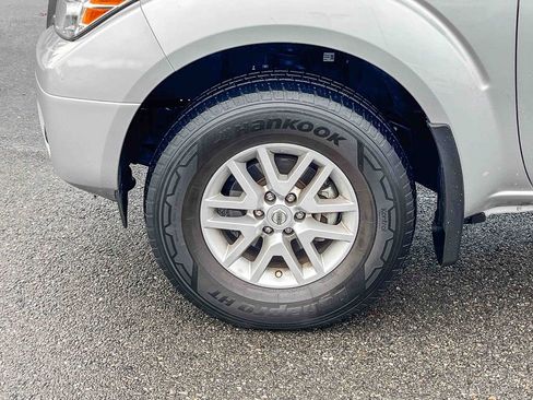 Used 2021 Nissan Frontier SV image 7