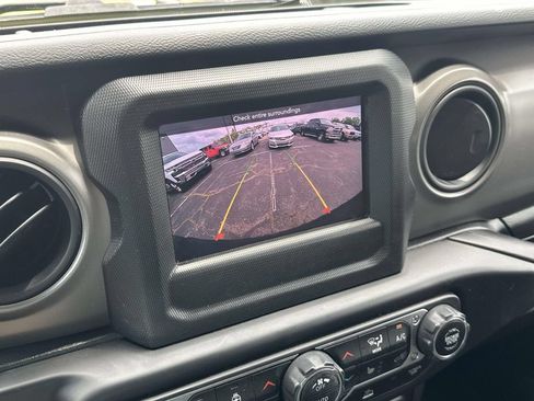 Used 2022 Jeep Wrangler Unlimited Sport AWD/4WD image 26