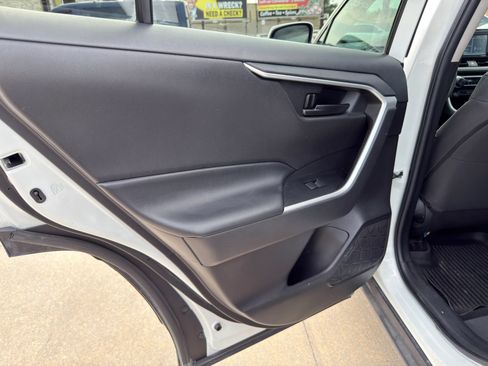 Used 2022 Toyota RAV4 LE FWD image 25