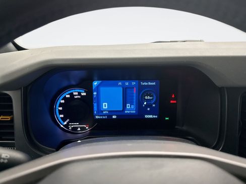 Used 2022 Ford Bronco Badlands AWD/4WD image 9