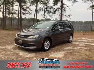 Used 2023 Chrysler Voyager LX video 1