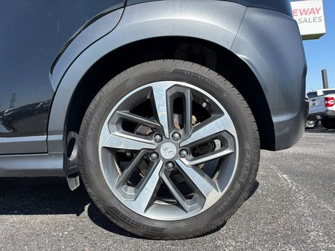 Used 2018 Hyundai Kona Ultimate FWD image 28