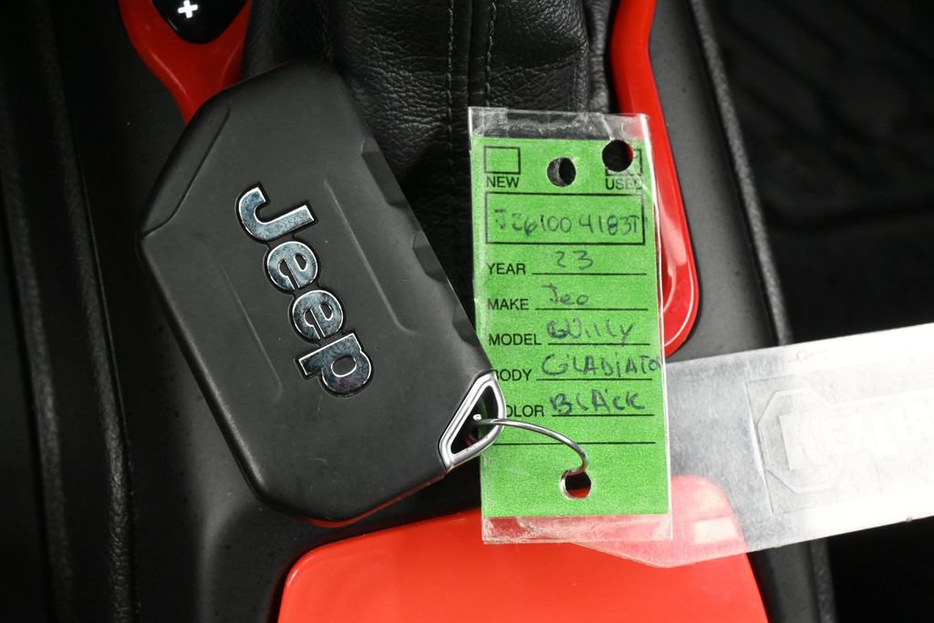 Used 2023 Jeep Gladiator Sport AWD/4WD image 28