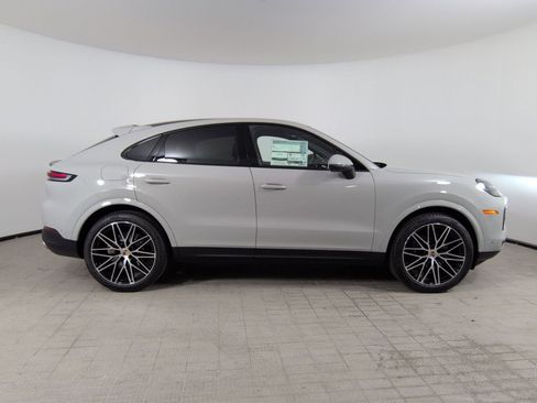 New 2026 Porsche Cayenne Coupe AWD/4WD image 8