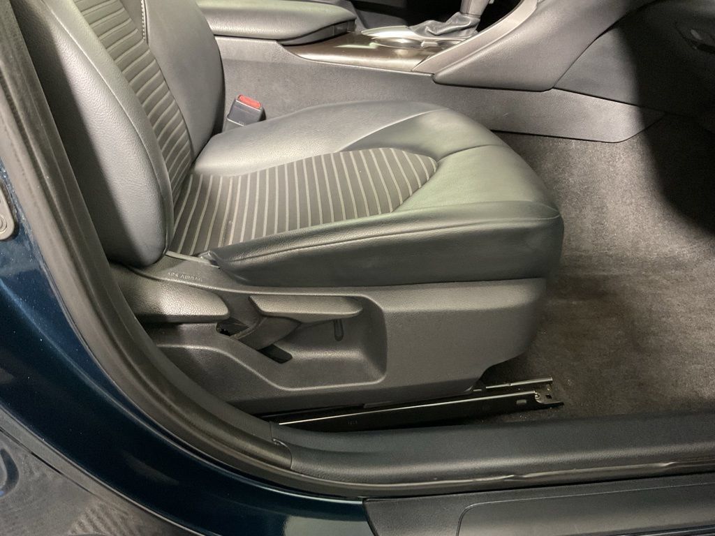 Used 2021 Toyota Camry SE FWD image 35