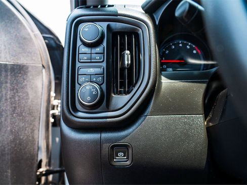 Used 2019 Chevrolet Silverado 1500 Custom Trail Boss w/ Custom Convenience Package AWD/4WD image 14