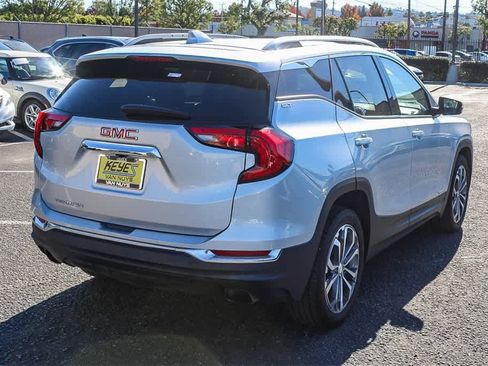 Used 2020 GMC Terrain SLT w/ Preferred Package image 4